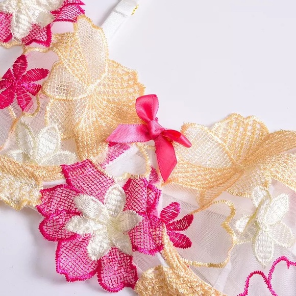 Lingerie set - Picture 3 of 4